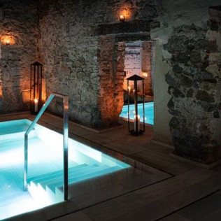 Baños Termales y Masaje Relajante en Aire Ancient Baths Vallromanes (L-J) (Barcelona)