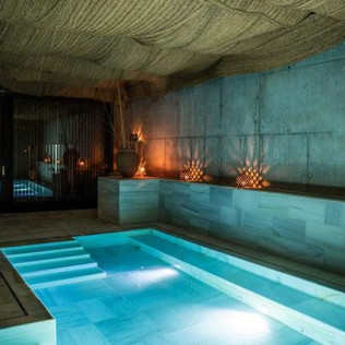 The Holistic Ritual: Baños Termales con Exfoliación y Masaje en Aire Ancient Baths Vallromanes (L-J) (Barcelona)