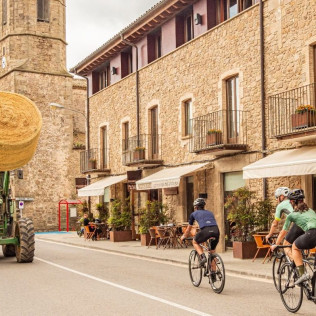 Escapada de 2 noches en Ca l'Estamenya con Visita a Bodegas Abadal (Barcelona)