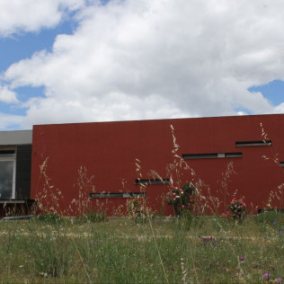 Visita Guiada con Cata de Vinos y Aperitivo para dos en Bodega Aumesquet Garrido (Cadalso de los Vidrios, Madrid)