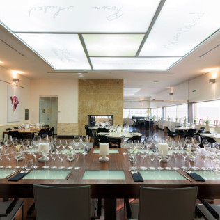 Visita a Bodega Madrid Romero con Cata de 5 Vinos y Aperitivo Gourmet para dos (Balsicas, Murcia)