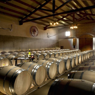 Visita Guiada a Bodegas Castillo de Monjardín con Cata, Aperitivo y Menú Maridaje para dos (Villamayor de Monjardín, Navarra)