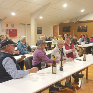 Visita Guiada a Bodegas Castillo de Monjardín con Cata, Aperitivo y Menú Maridaje para dos (Villamayor de Monjardín, Navarra)