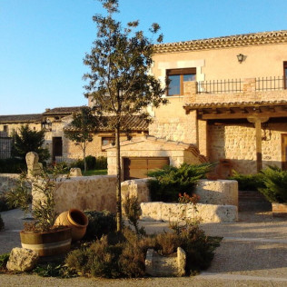 Visita con Cata y Degustación para dos en Bodega Santamaría (Valladolid)