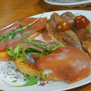 Visita a Bodegas Iglesias, Cata de Vinos y Aperitivo para dos (Bolullos, Huelva)