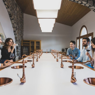 Visita a Bodegas Luzón con Cata de Vinos y Aperitivo para dos (Jumilla, Murcia)