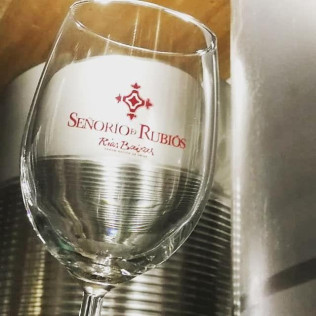 Visita a viñedos y bodegas Señorío de Rubiós con cata de vinos para dos (As Neves, Pontevedra)