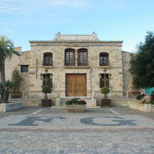 Visita a Bodega y Museo del Aceite con Cata de Vinos, Aceite y Embutidos Ibéricos para dos (Villena, Alicante)