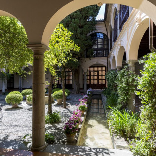 Escapada con Desayuno para dos personas en uno de los Paradores de España (99 localizaciones a elegir)