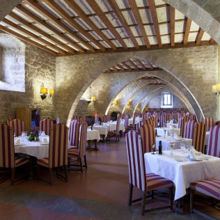 Escapada con Desayuno para dos personas en Parador de Cardona (Barcelona)
