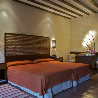 Escapada con Desayuno para dos personas en Parador de Chinchón (Madrid)