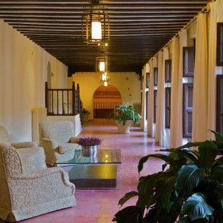 Escapada con Desayuno para dos personas en Parador de Chinchón (Madrid)
