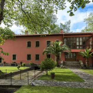 Escapada con Desayuno para dos personas en Parador de Gijón (Asturias)