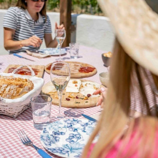 Brunch, Visita y Cata para dos en Cava Rovellats (Barcelona)