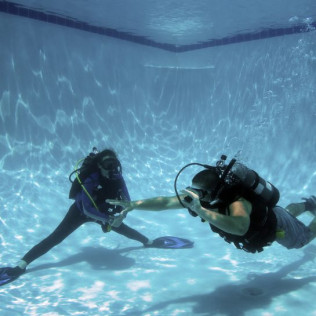 Bautismo de Buceo en Piscina con Fotos y Vídeo (Madrid)