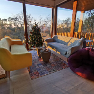 Escapada de 2 Noches en una de las Cabañas con Bañera Hidromasaje y Jacuzzi Exterior de Nidos de Carnota (Carnota, A Coruña)