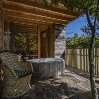 Escapada con Jacuzzi en Cabañitas del Bosque: Cabanas do Barranco (Outes, A Coruña) - De domingo a jueves