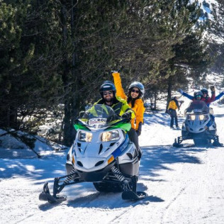 Acceso Premium a Caldea con Comida en el Restaurante Blu y Moto de Nieve para dos (Andorra)