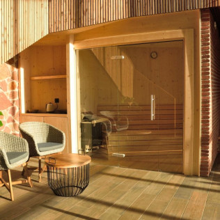 Escapada de 1 o 2 Noches en Bungalow de Madera con Desayuno y Circuito Termal en el Càmping Prades (Prades, Tarragona)