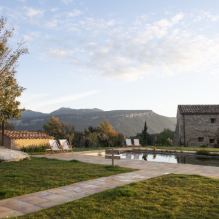 Escapada con Desayuno en Ecoturisme Masia Can Buch (Sant Aniol de Finestres, Girona)