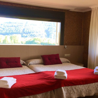 Escapada de 2 Noches con Desayuno en Casa Blanco Conde (Laza, Ourense)