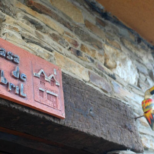 Escapada de 2 Noches con Cena en Casa de Abril (San Cristóbal de Valdueza, León)