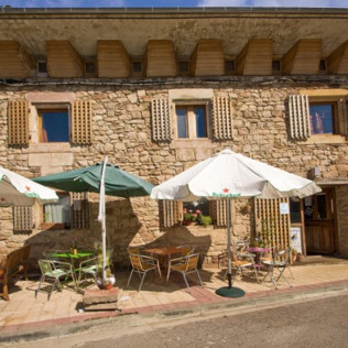 Escapada con Desayuno en Hotel Rural Casa de las Campanas (Salinas de Pisuerga, Palencia)