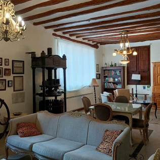 Escapada de 2 Noches con Desayuno en Casa Rural El Gaiter (Aguaviva, Teruel)