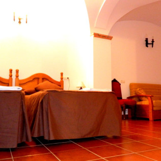 Escapada de 2 Noches con Cena en La Casa de los Templarios (Puebla de Alcocer, Badajoz)