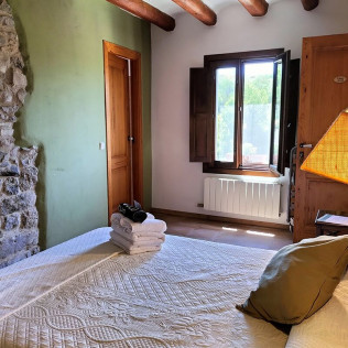 Escapada de 2 Noches con Opción a Botella de Vino en Casa Miret (Vallverd, Tarragona)