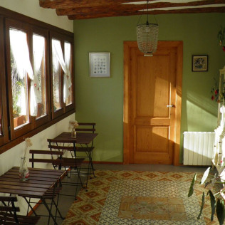 Escapada de 2 Noches con Opción a Botella de Vino en Casa Miret (Vallverd, Tarragona)