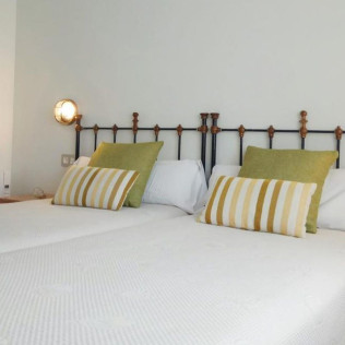 Escapada de 2 Noches con Desayuno en Casa Mariñeira Lourdes (Cambados, Pontevedra)