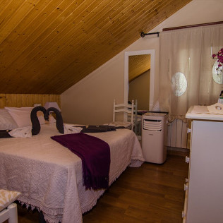 Escapada de 2 Noches con Opción a Bañera de Hidromasaje en Casa Rural Os Carballos (Barro, Pontevedra)
