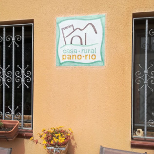 Escapada con Desayuno en Casa Rural Pano Rio (Cuevas de Cañart, Teruel)
