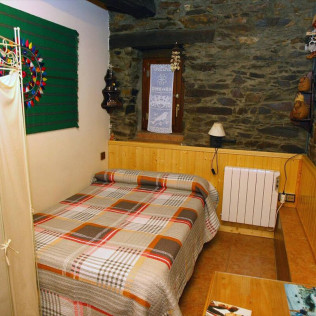 Escapada de 2 Noches con 2 Cenas en Casa de Abril (San Cristóbal de Valdueza, León)