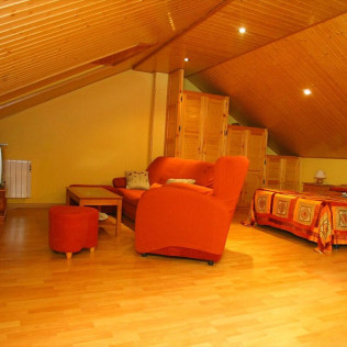 Escapada de 2 Noches con 2 Cenas en Casa de Abril (San Cristóbal de Valdueza, León)