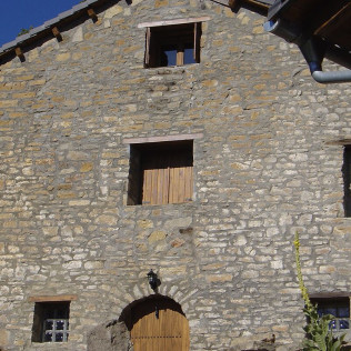 Escapada de 2 Noches con Desayuno Casero en Casa Rural Tomaso (Reperós, Huesca)