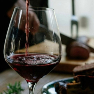 Cata de Vinos en el Centro de Sevilla (Sevilla)