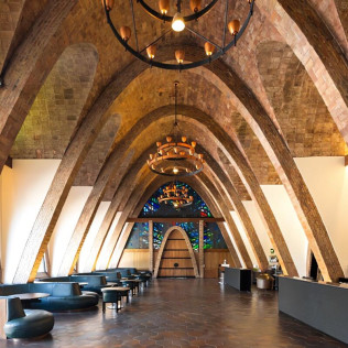 Visita a las Cavas Codorníu con degustación de 2 cavas de alta gama (Sant Sadurní d'Anoia, Barcelona)