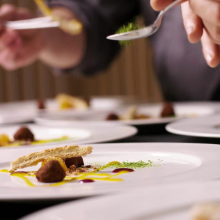 Cena Clandestina: Experiencia Gastronómica en un lugar secreto de Barcelona (Barcelona)