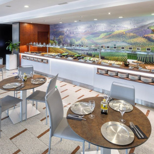 Cena para dos en Alexandre Hotel Frontair Congress 4* (Sant Boi, Barcelona)
