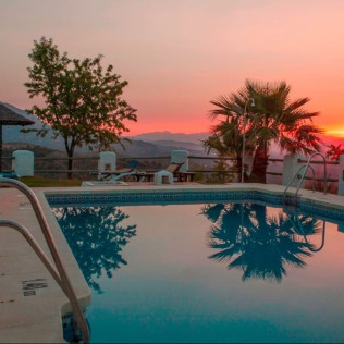 Spa Privado y Cena para dos en Hotel Cerro de Híjar (Málaga)