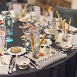 Cena de los Sentidos con Visita Guiada a la Real Academia de Medicina (Barcelona)
