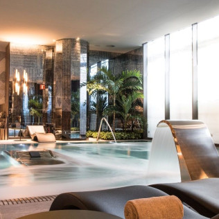 Moonlight: Circuito Spa Nocturno y Copa de Cava en OASIS Wellness & Spa del Grand Hyatt Barcelona 5* (Barcelona)