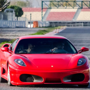 Conducir Ferrari en el Circuit de Barcelona-Catalunya Gran Premio (4,7km)