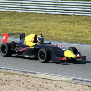 Conduce un Formula 2.0 + Vuelta de reconocimiento (4 Circuitos Largos)