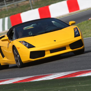 Conducir Lamborghini Gallardo en el Circuit de Barcelona-Catalunya Gran Premio (4,7km) 