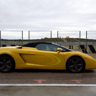 Conducir un Lamborghini Gallardo (4 Circuitos)