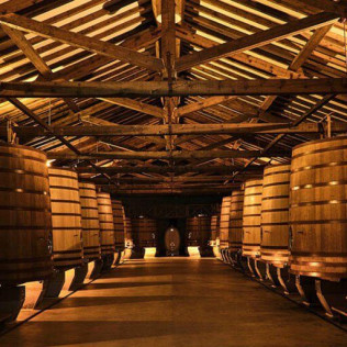 Visita Guiada a Bodega CVNE con Cata de Vinos y Aperitivo para dos (La Rioja)