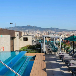 Day Pass: Acceso a Piscina en Rooftop, Cama Balinesa y Zona Solárium con Frutas y Champagne en InterContinental Barcelona 5* (Barcelona)